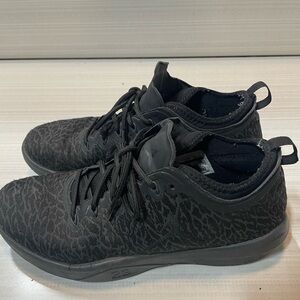 Jordan’s All Black